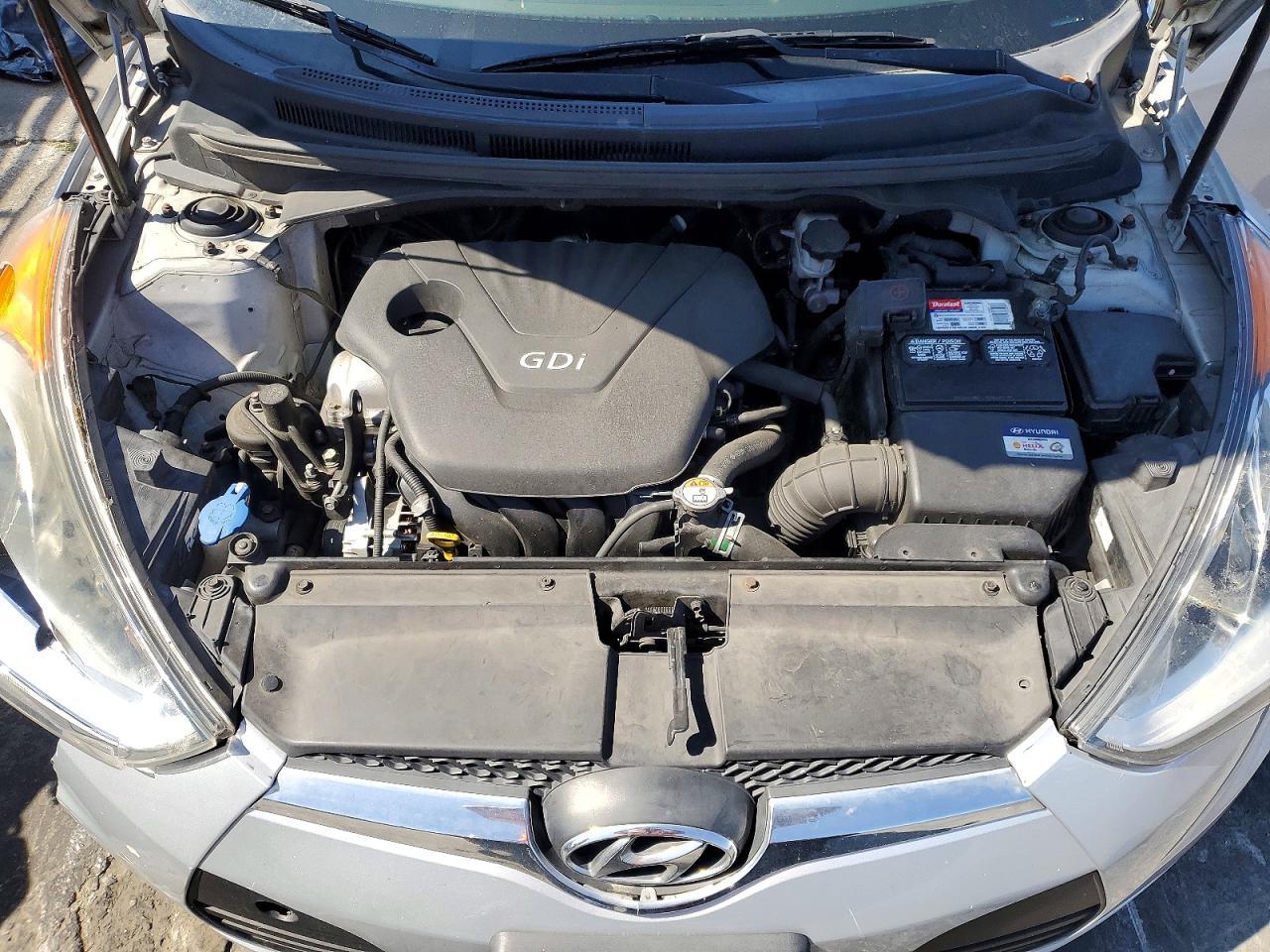 2016 Hyundai Veloster Base - zdjęcie 11
