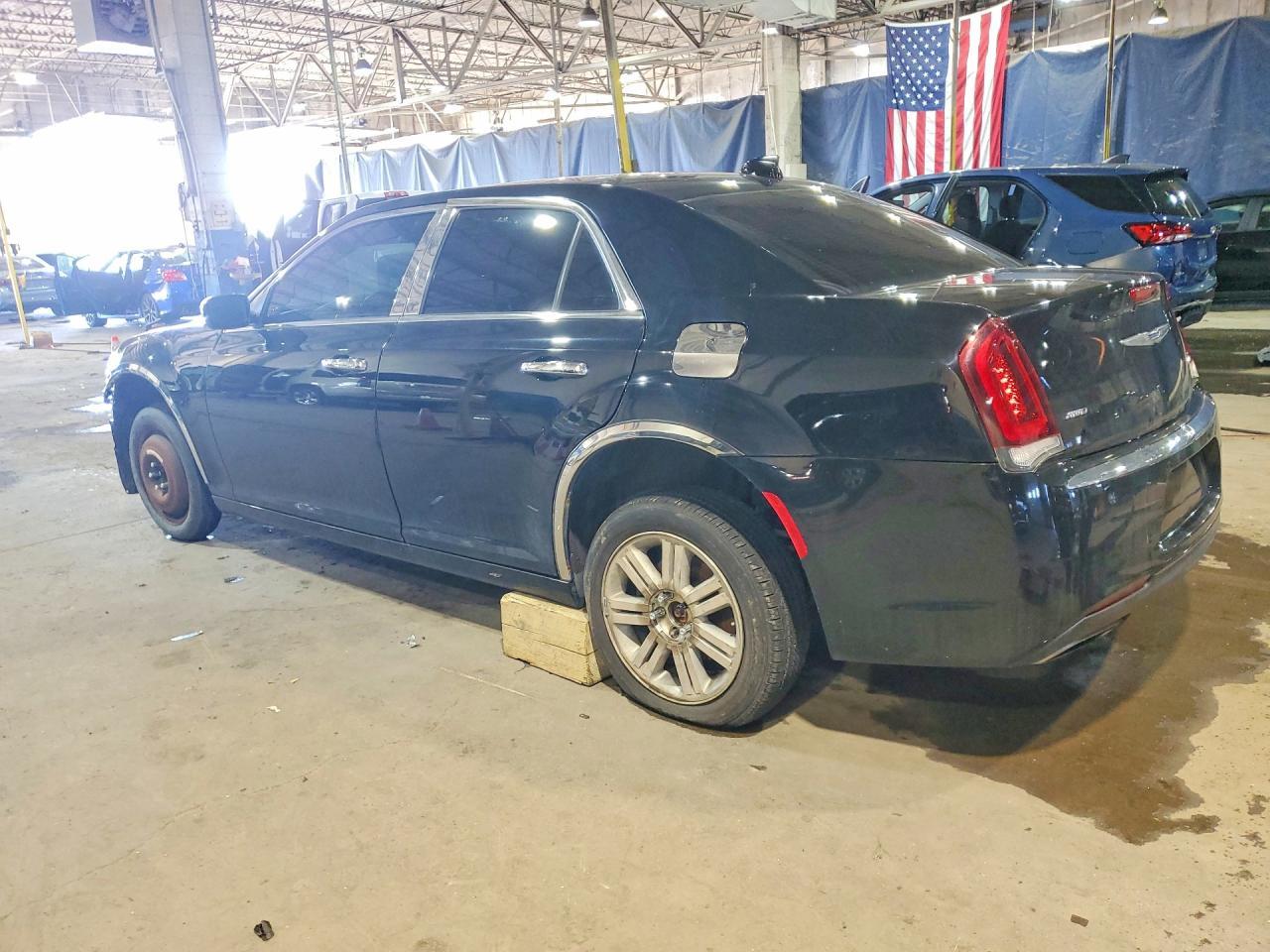 2018 Chrysler 300 Limited - zdjęcie 2