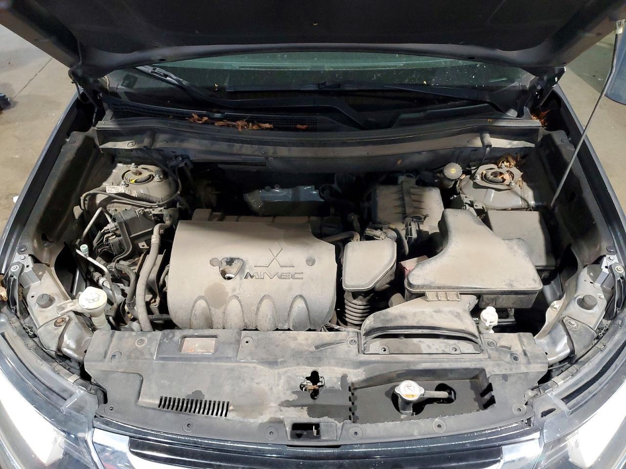 2016 Mitsubishi Outlander Se - zdjęcie 12