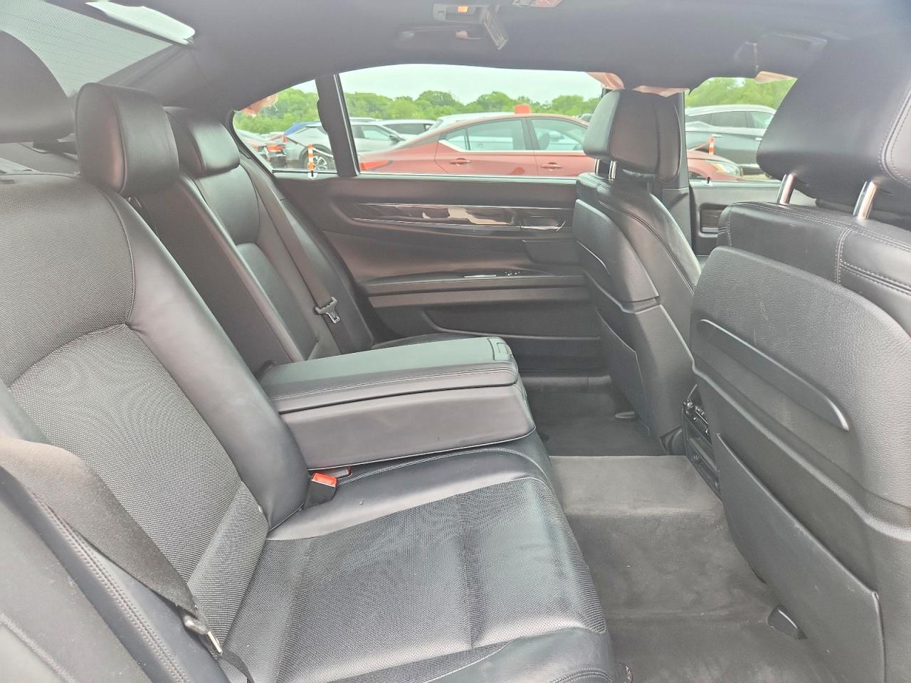2014 BMW Seria 7 Alpina B7 - zdjęcie 10