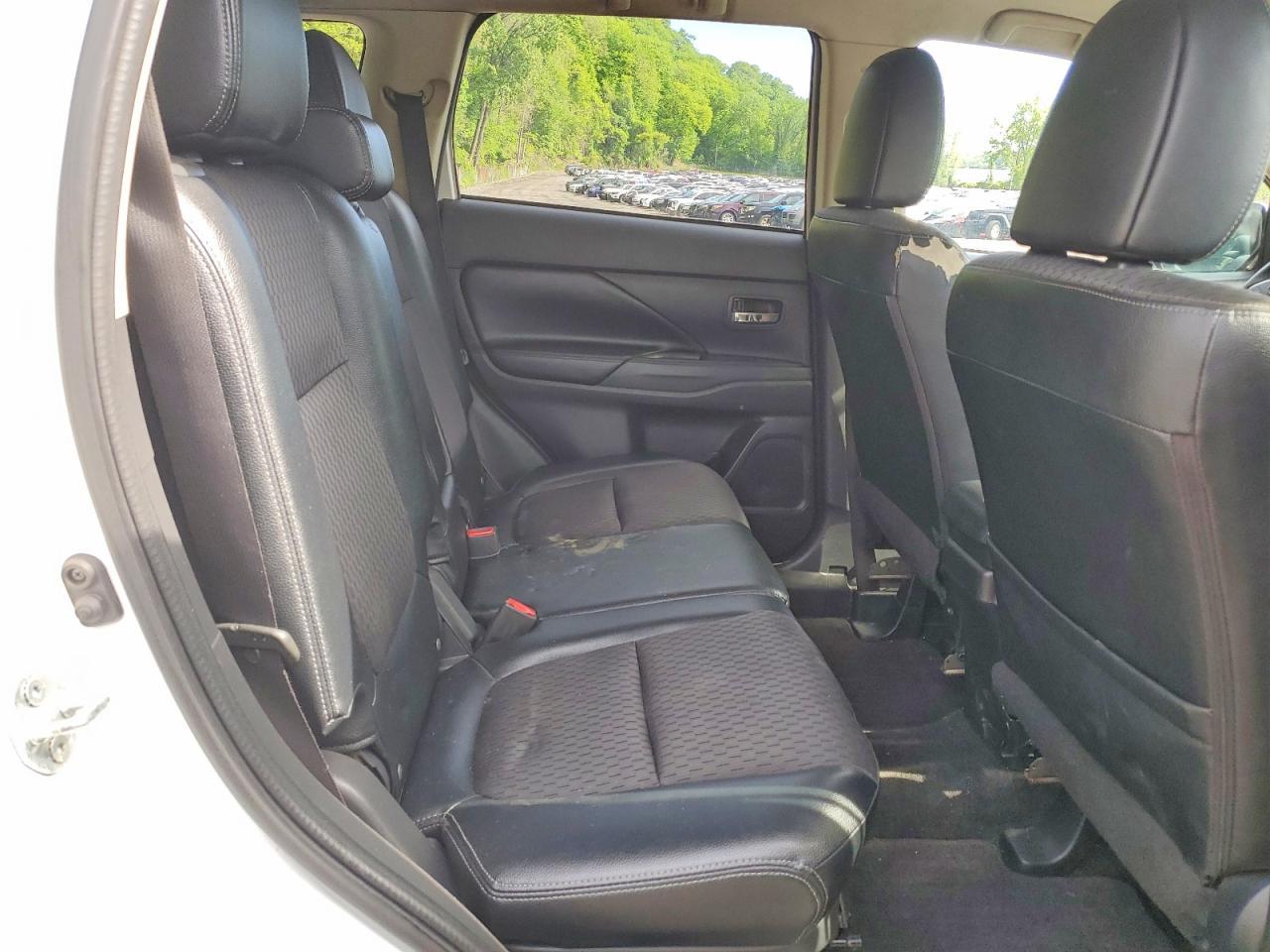 2015 Mitsubishi Outlander Se - zdjęcie 11
