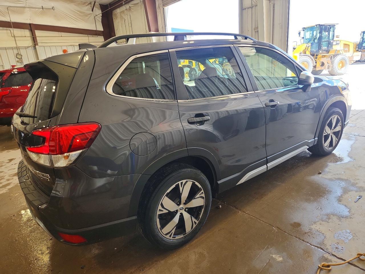 2021 Subaru Forester Touring - zdjęcie 3