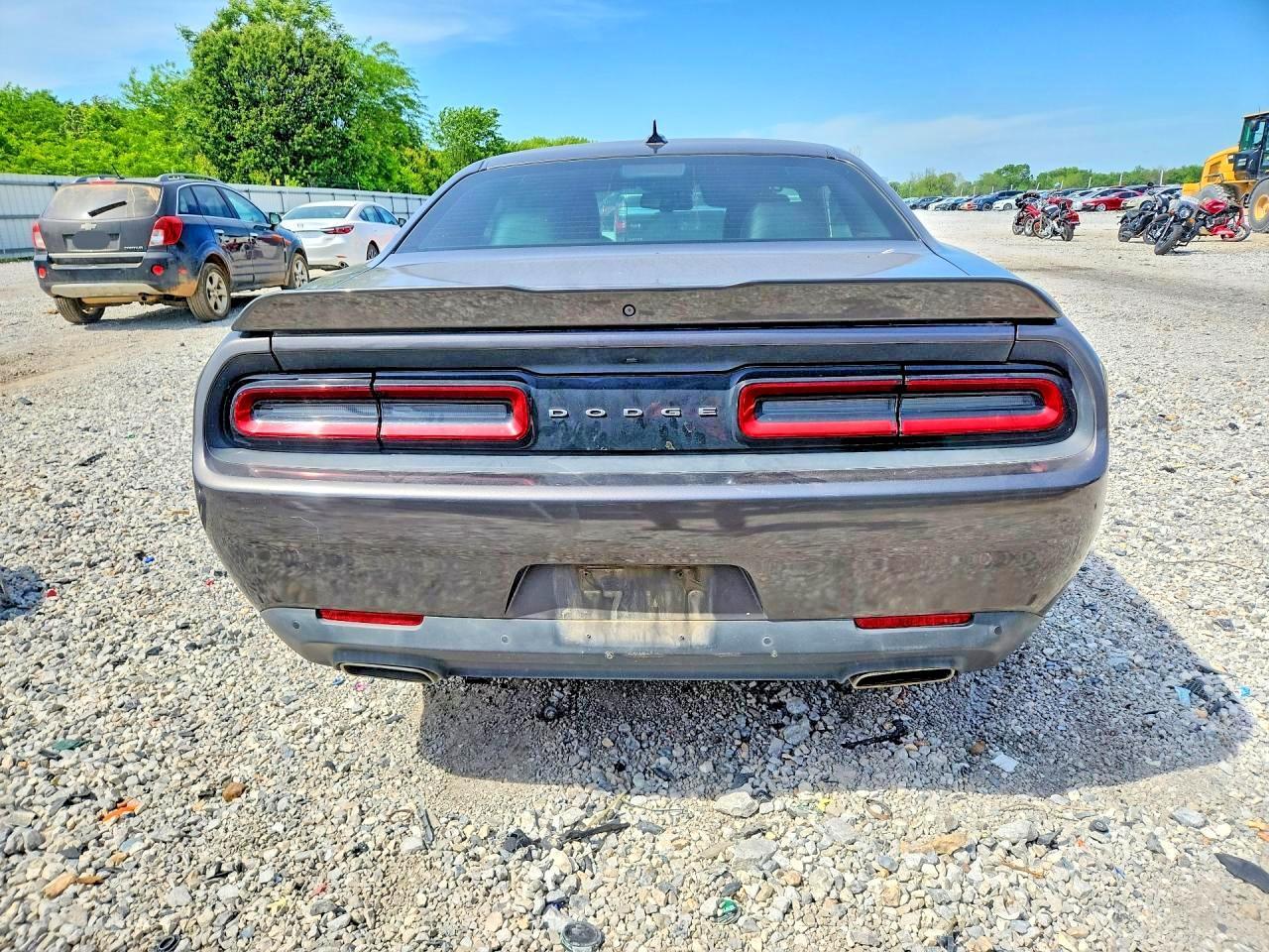 2016 Dodge Challenger Sxt - zdjęcie 6