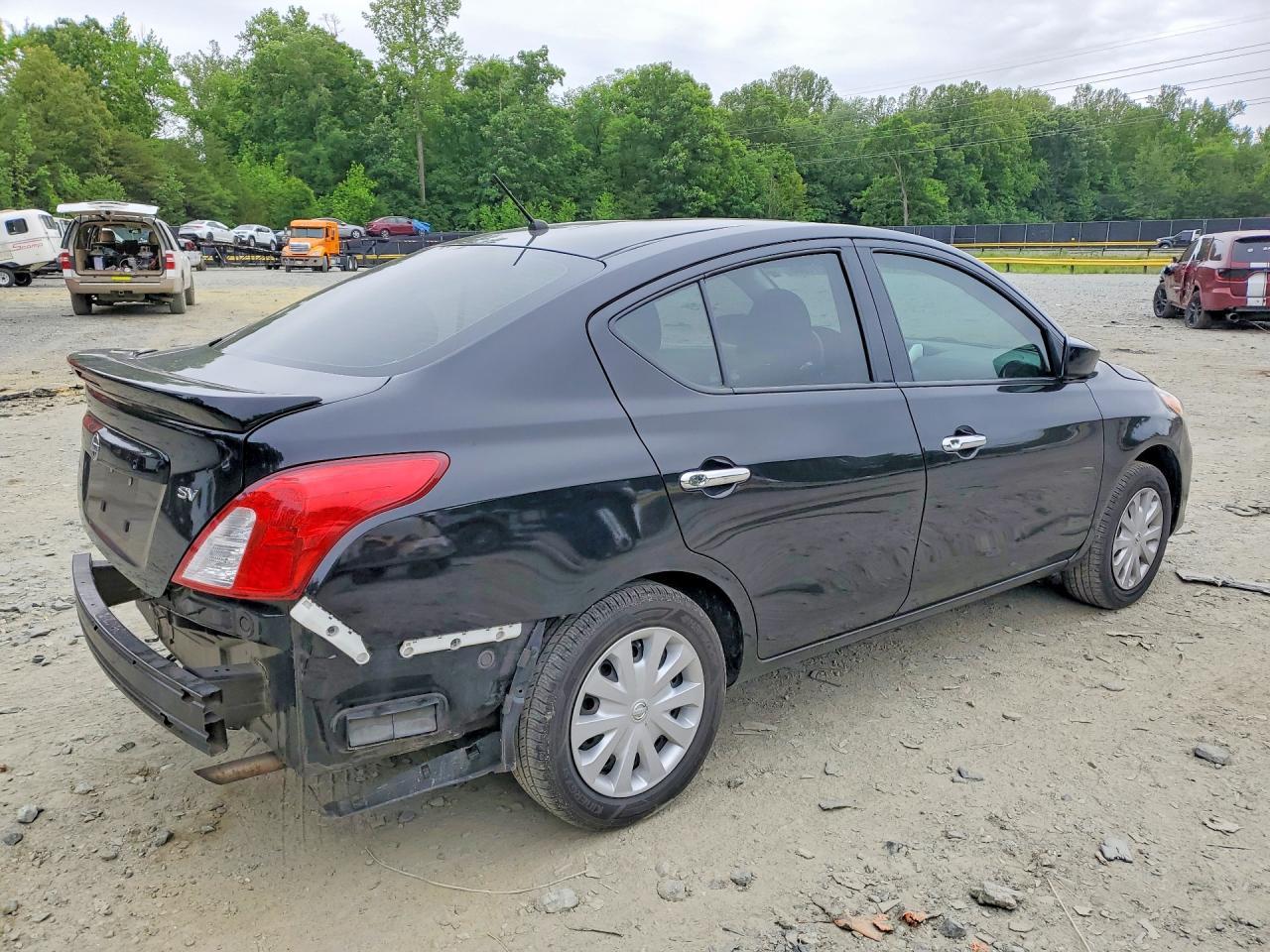 2019 Nissan Versa - zdjęcie 3