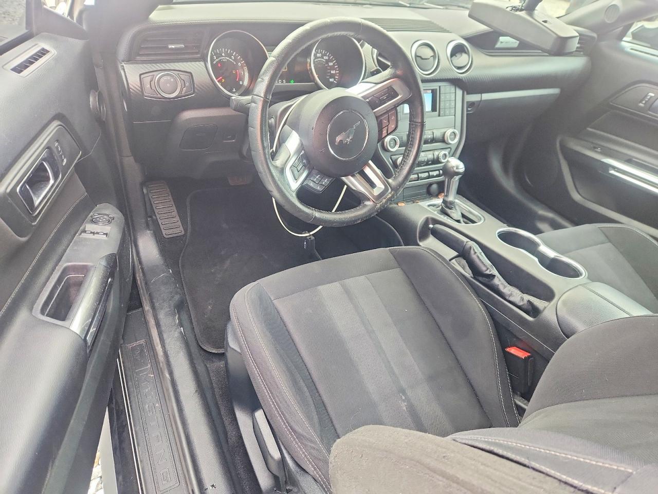 2019 Ford Mustang - zdjęcie 8