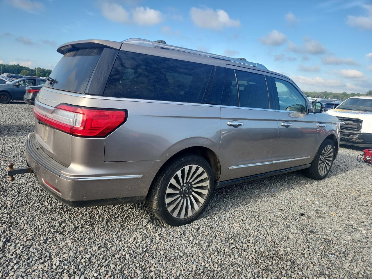 2018 Lincoln Navigator L Reserve - zdjęcie 3