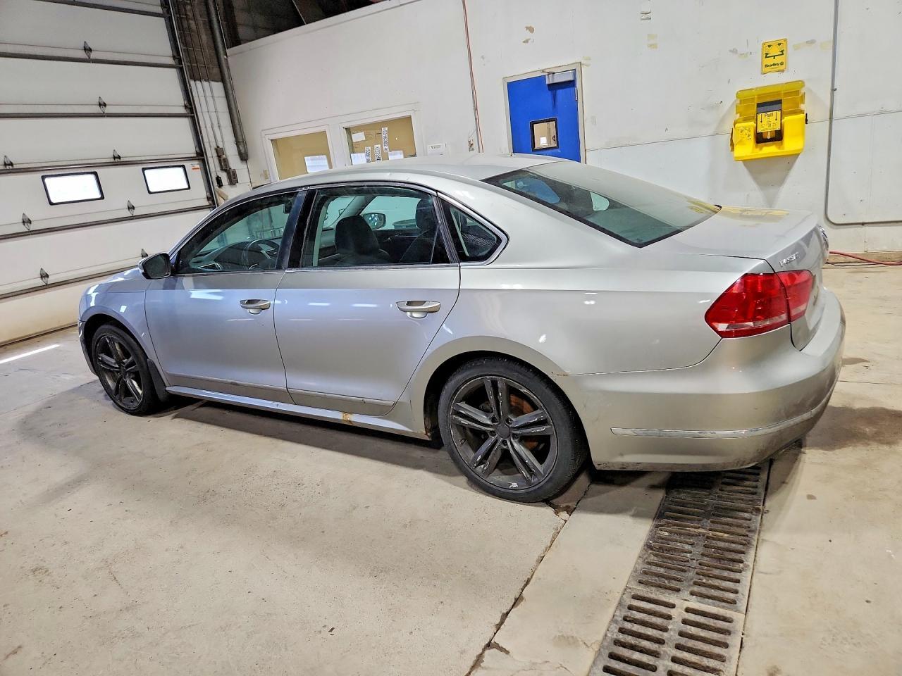 2014 Volkswagen Passat 2.0L Tdi Sel Premium - zdjęcie 2