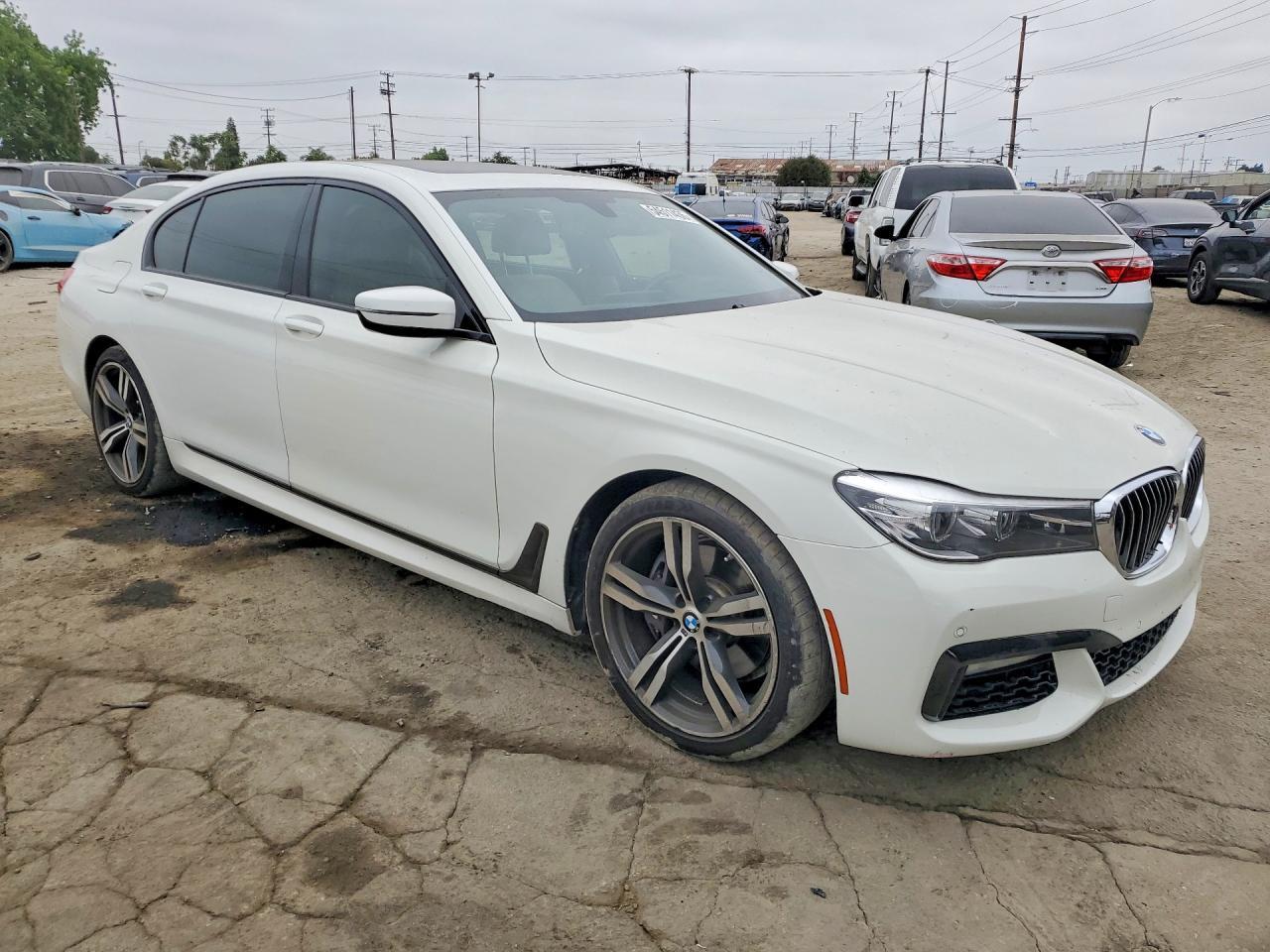 2016 BMW 740 I - zdjęcie 4