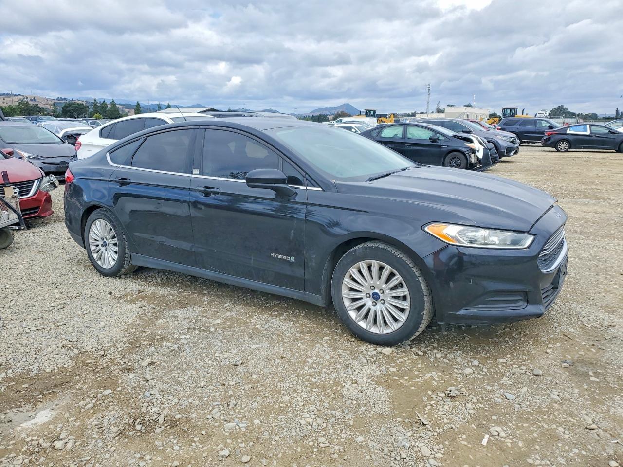 2016 Ford Fusion S Hybrid - zdjęcie 4