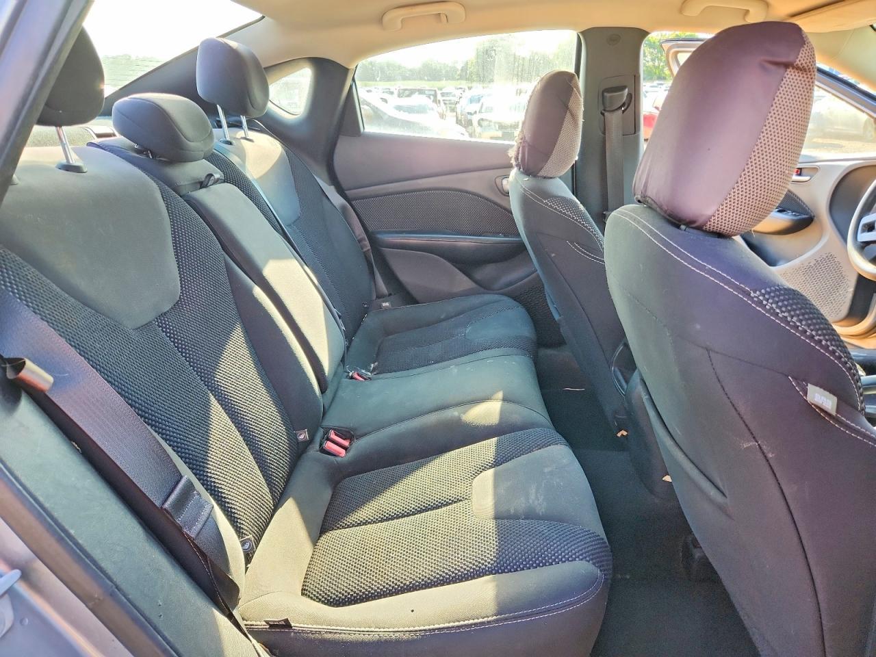 2015 Dodge Dart Sxt - zdjęcie 10