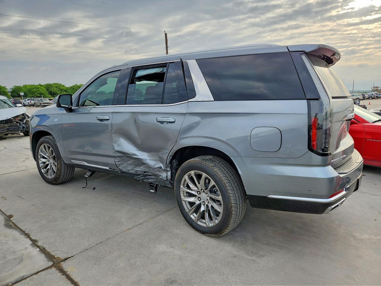 2026 Cadillac Escalade Luxury - zdjęcie 2
