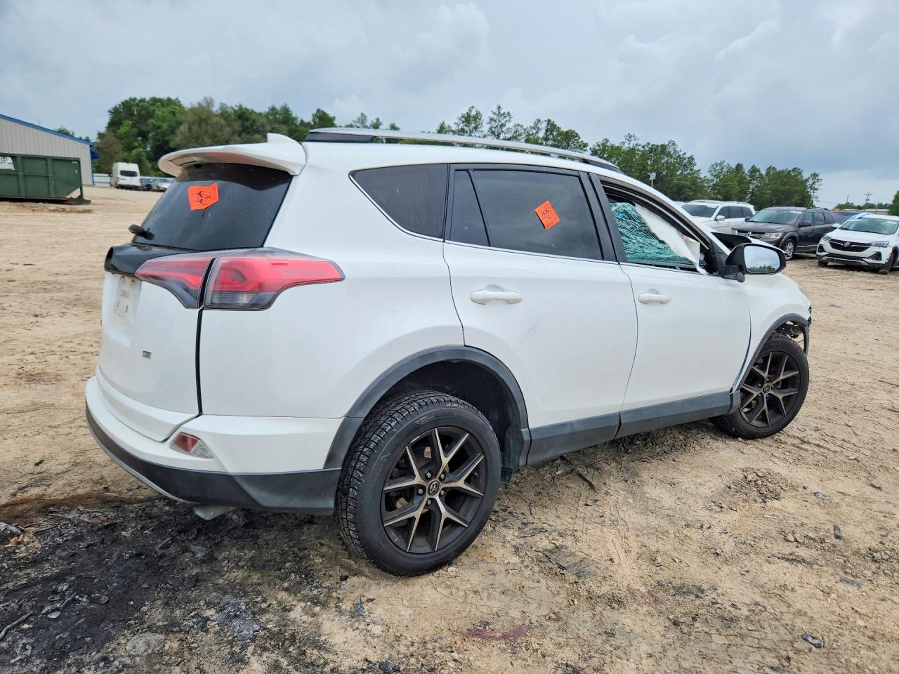 2017 Toyota Rav4 Se - zdjęcie 3