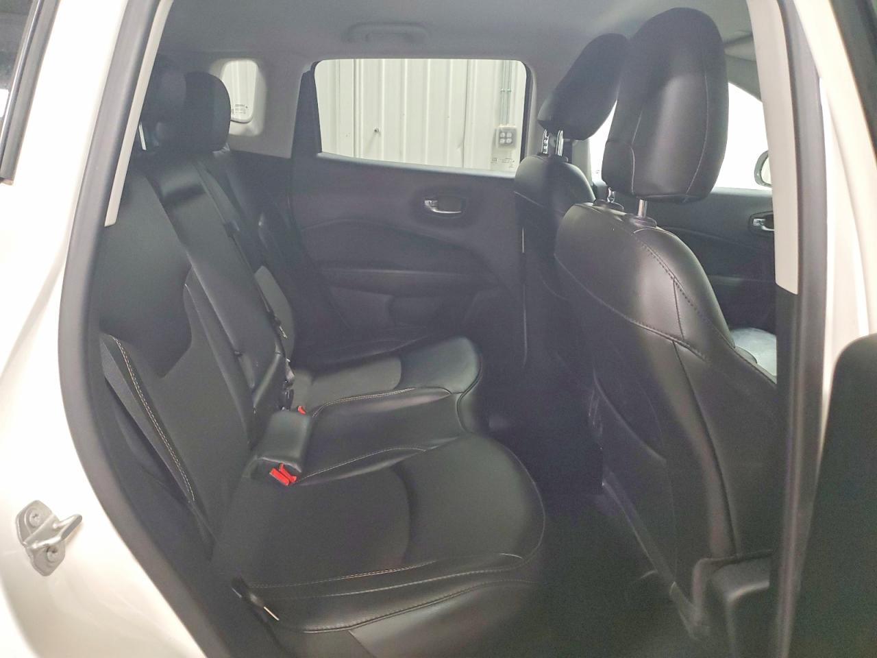2020 Jeep Compass Latitude - zdjęcie 11