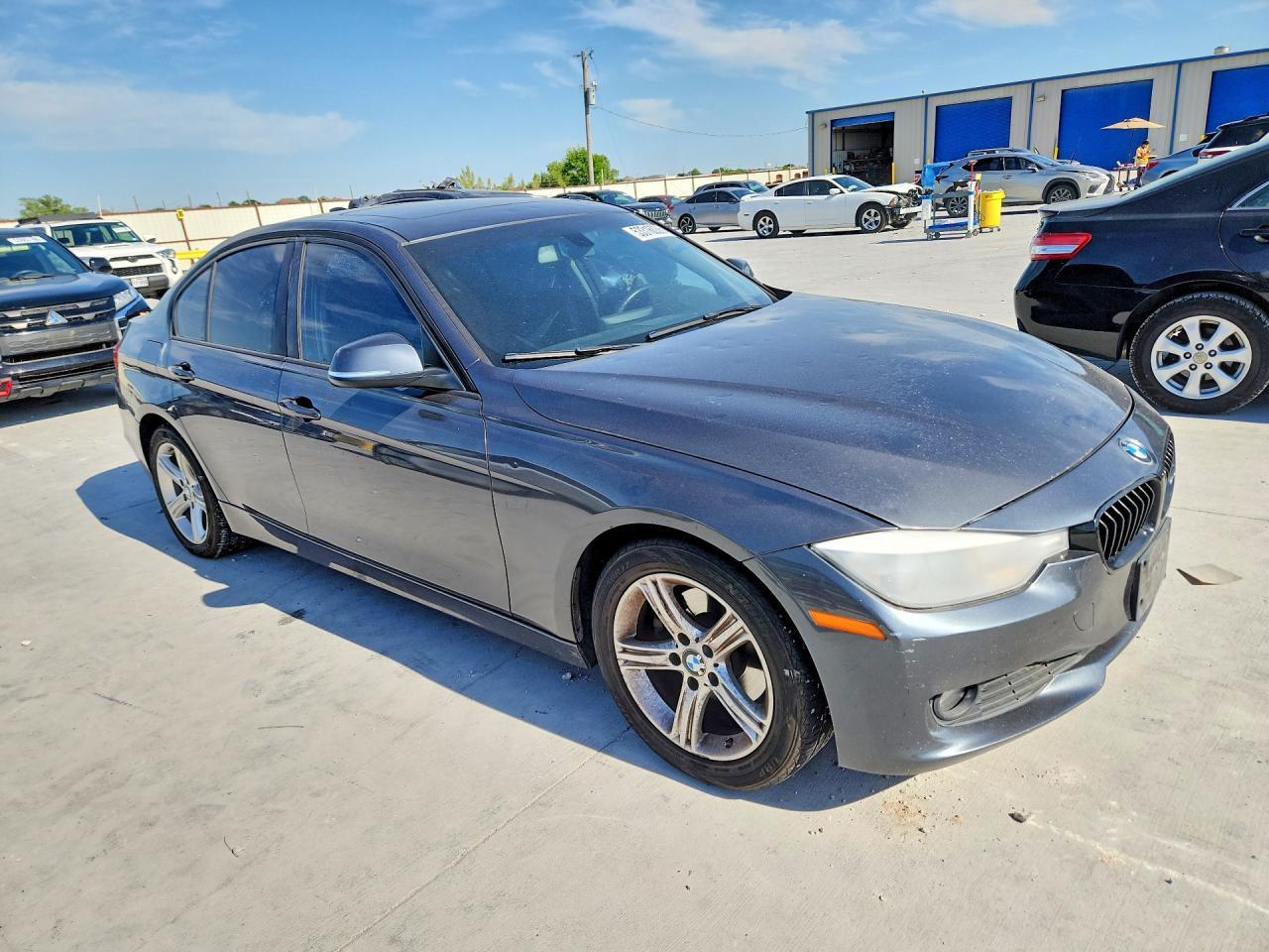 2014 BMW 320 I xDrive - zdjęcie 4
