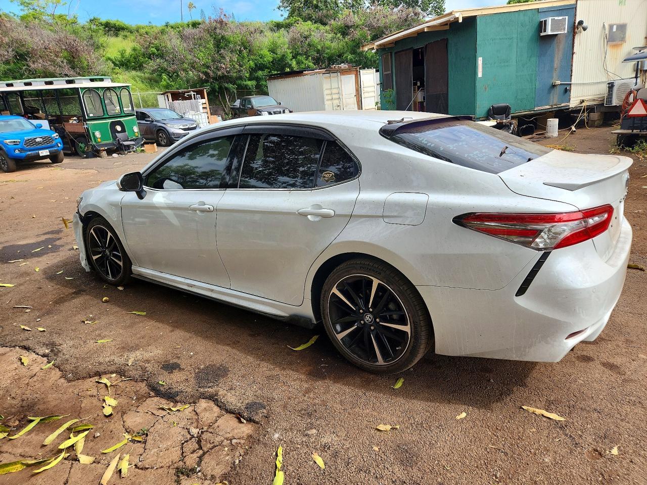 2018 Toyota Camry Xse - zdjęcie 2