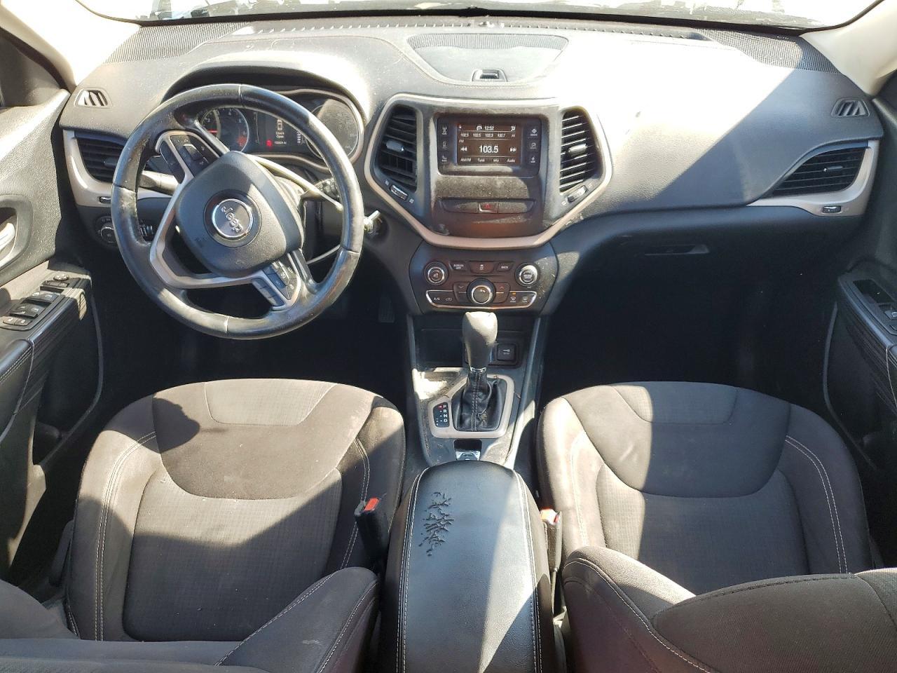 2015 Jeep Cherokee - zdjęcie 8