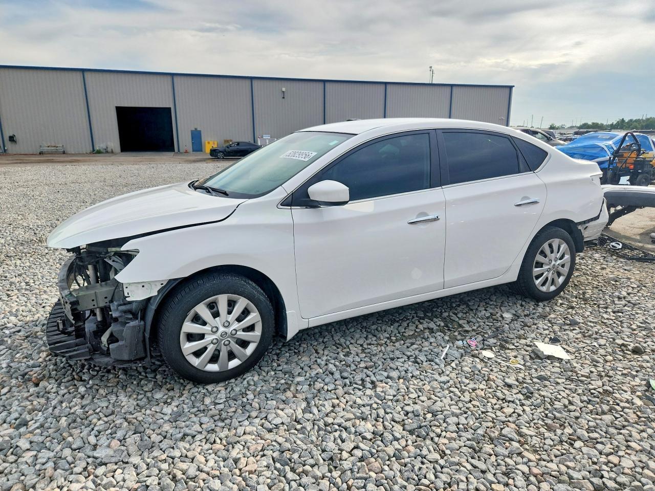 2019 Nissan Sentra S - zdjęcie główne