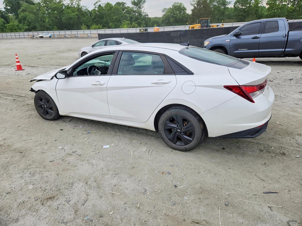 2022 Hyundai Elantra Sel - zdjęcie 2