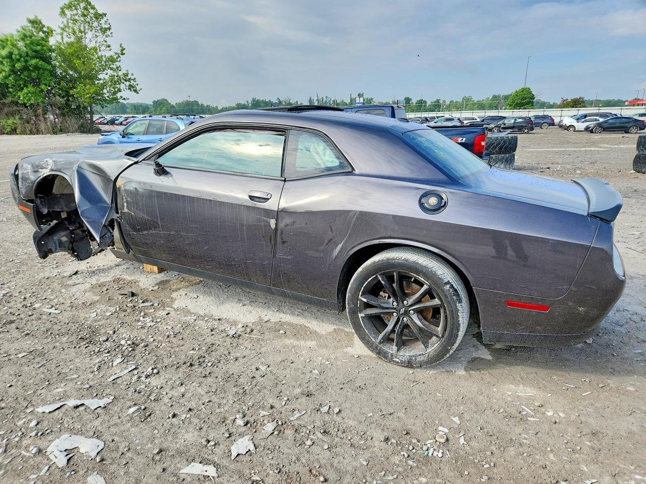 2017 Dodge Challenger Sxt - zdjęcie 2