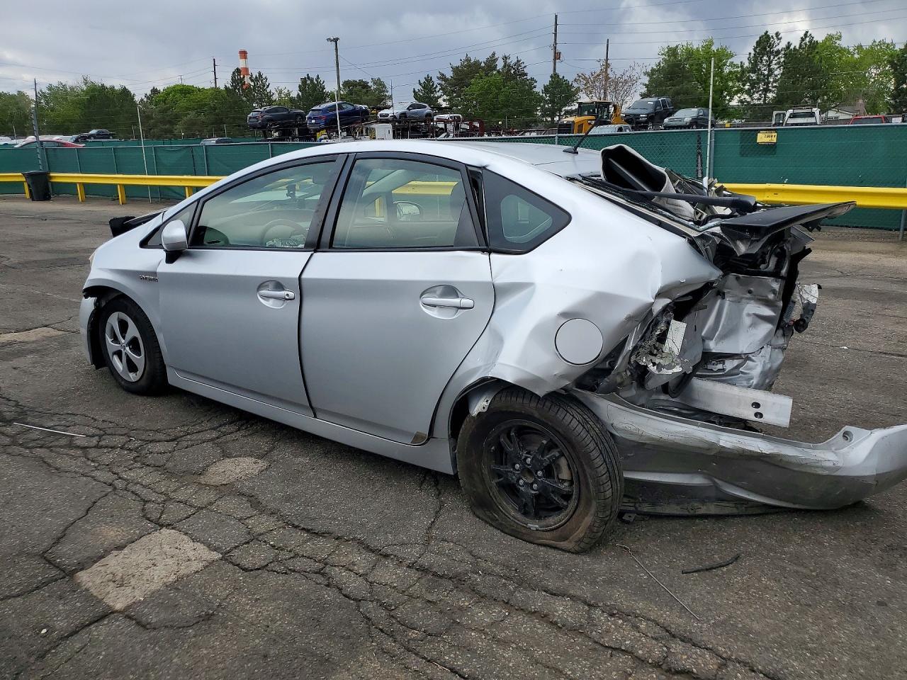 2013 Toyota Prius Two - zdjęcie 2