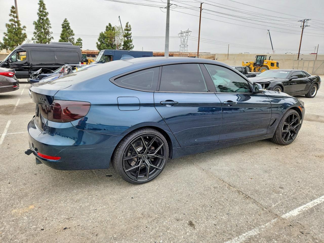 2016 BMW 335 Xigt - zdjęcie 3