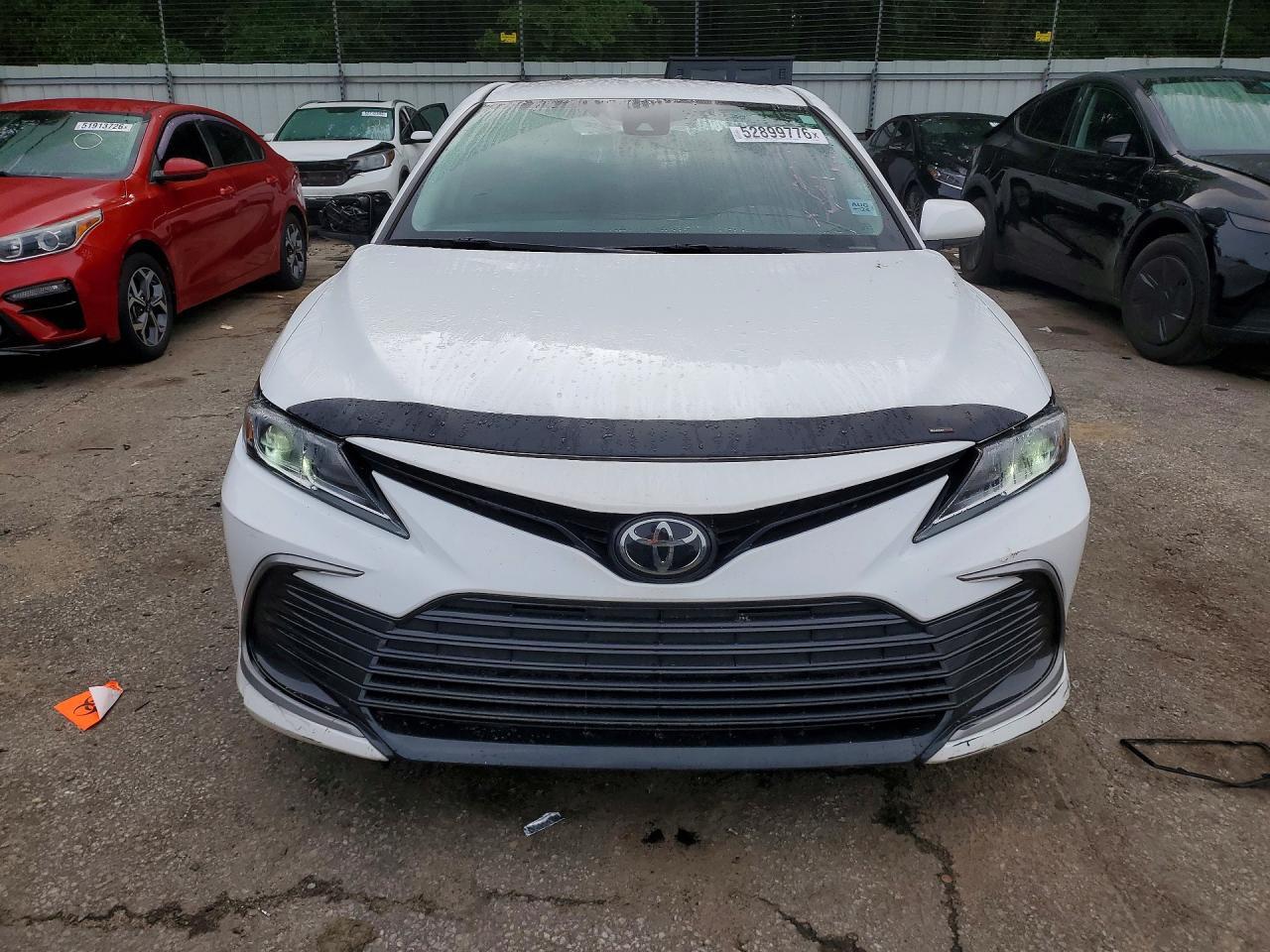 2023 Toyota Camry Le - zdjęcie 5