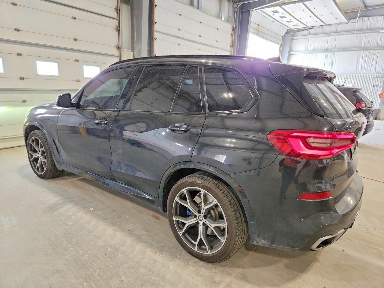2019 BMW X5 xDrive50I - zdjęcie 2