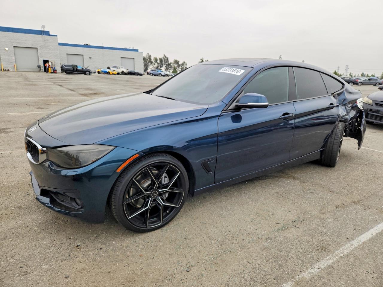 2016 BMW 335 Xigt - zdjęcie główne