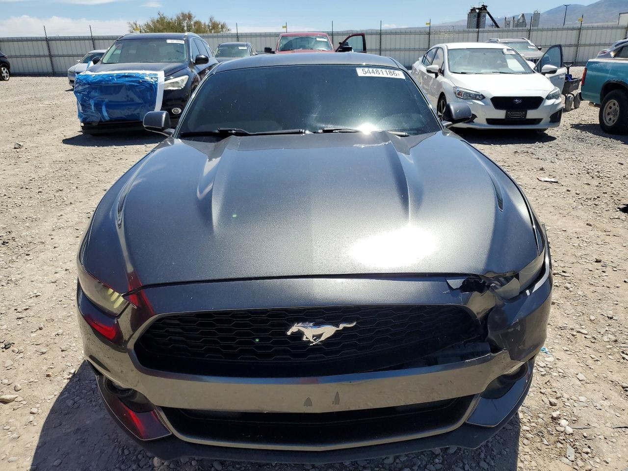 2015 Ford Mustang - zdjęcie 5
