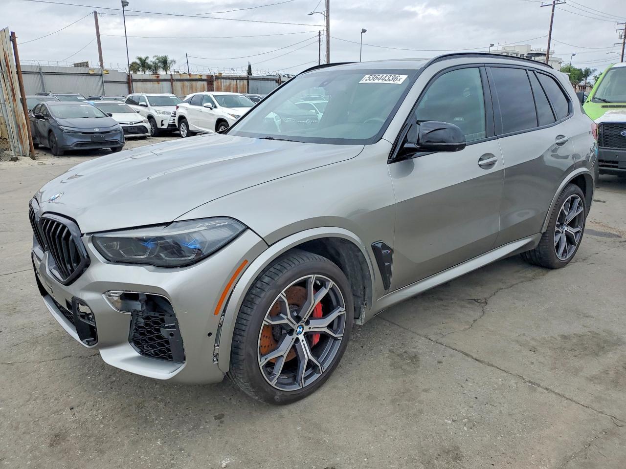 2022 BMW X5 M - zdjęcie główne