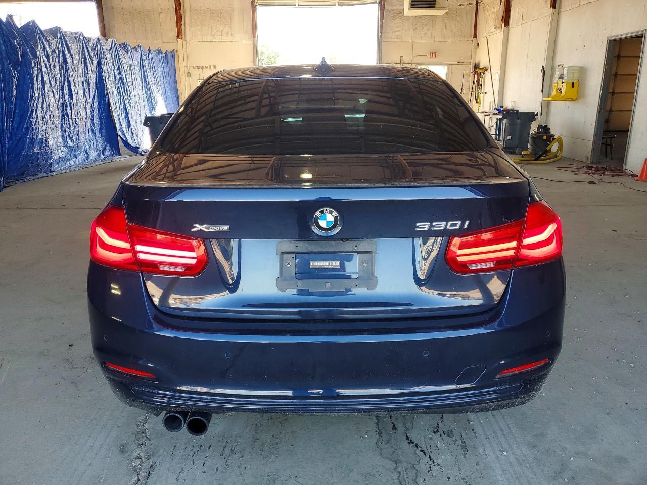2017 BMW 330 Xi - zdjęcie 6