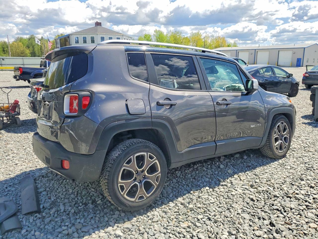 2017 Jeep Renegade Limited - zdjęcie 3