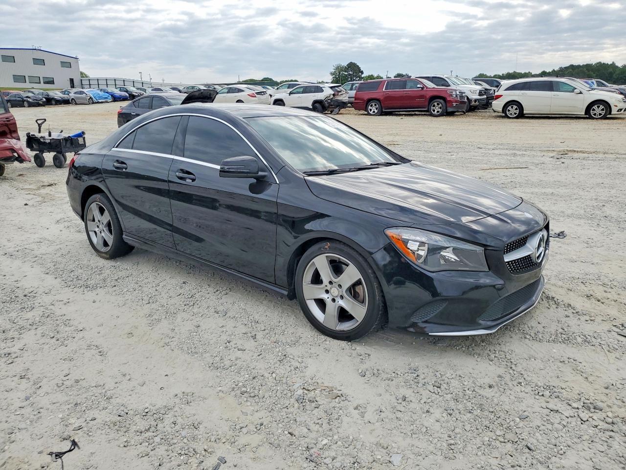 2017 Mercedes-Benz Cla 250 - zdjęcie 4