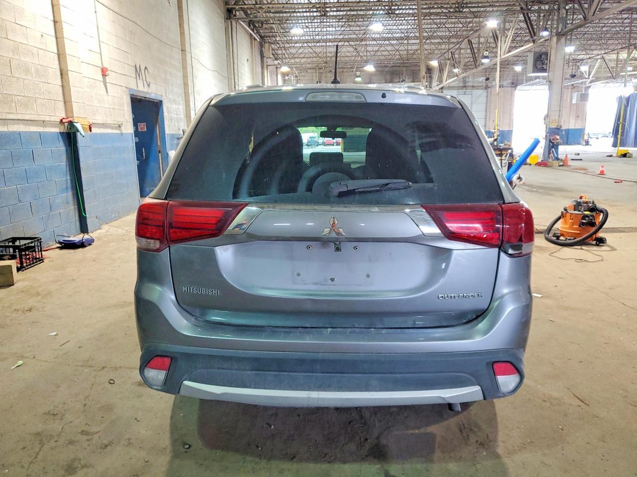 2016 Mitsubishi Outlander Se - zdjęcie 6