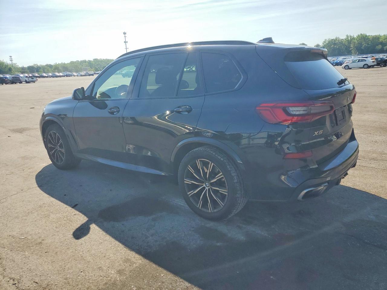 2019 BMW X5 xDrive50I - zdjęcie 2