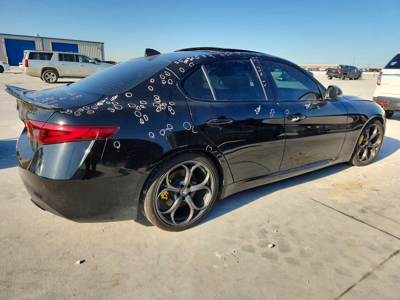 2019 Alfa Romeo Giulia Ti - zdjęcie 3