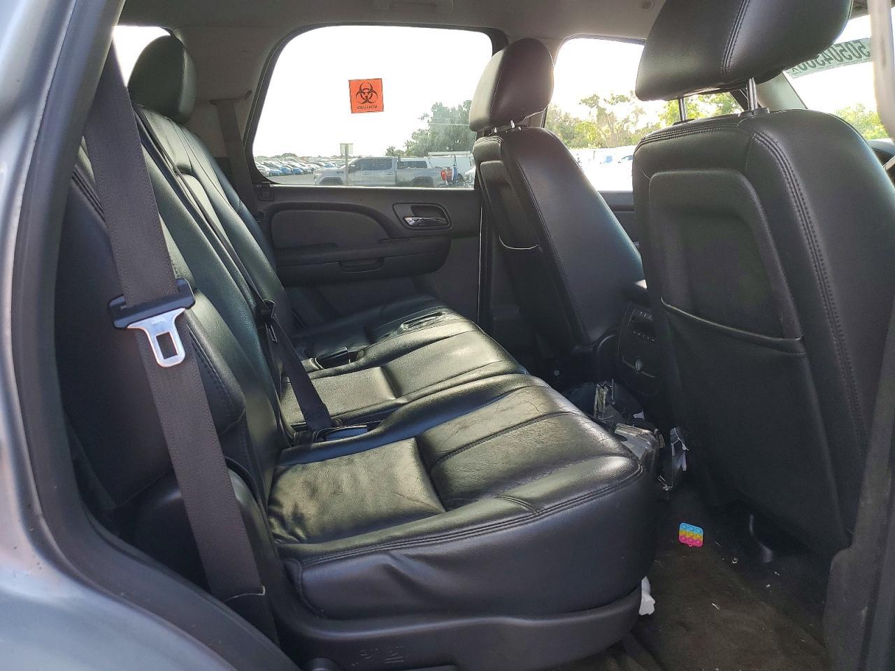 2013 Chevrolet Tahoe C1500 Lt - zdjęcie 11