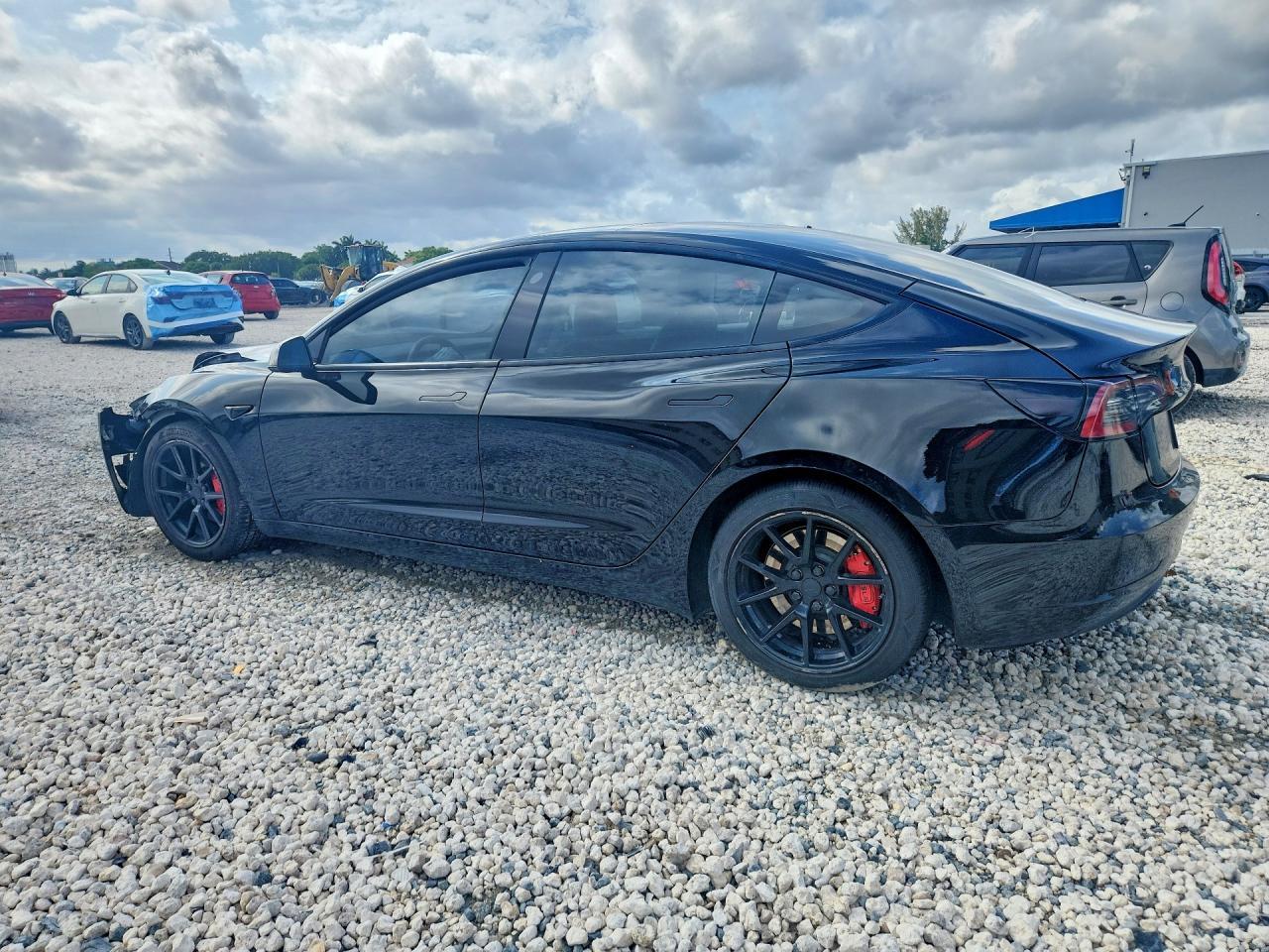 2022 Tesla Model 3 - zdjęcie 2