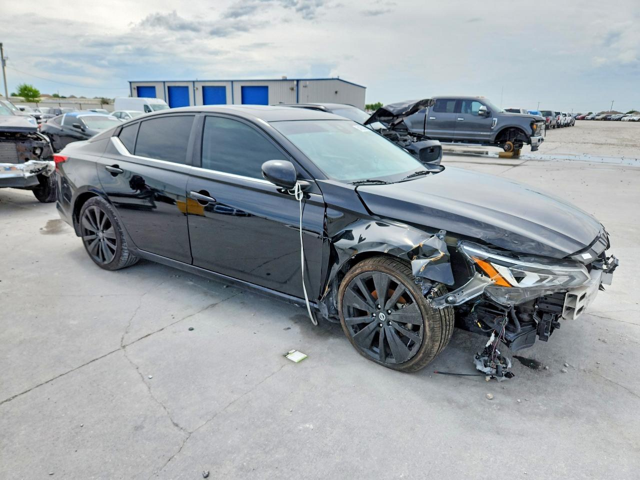 2022 Nissan Altima Sr - zdjęcie 4