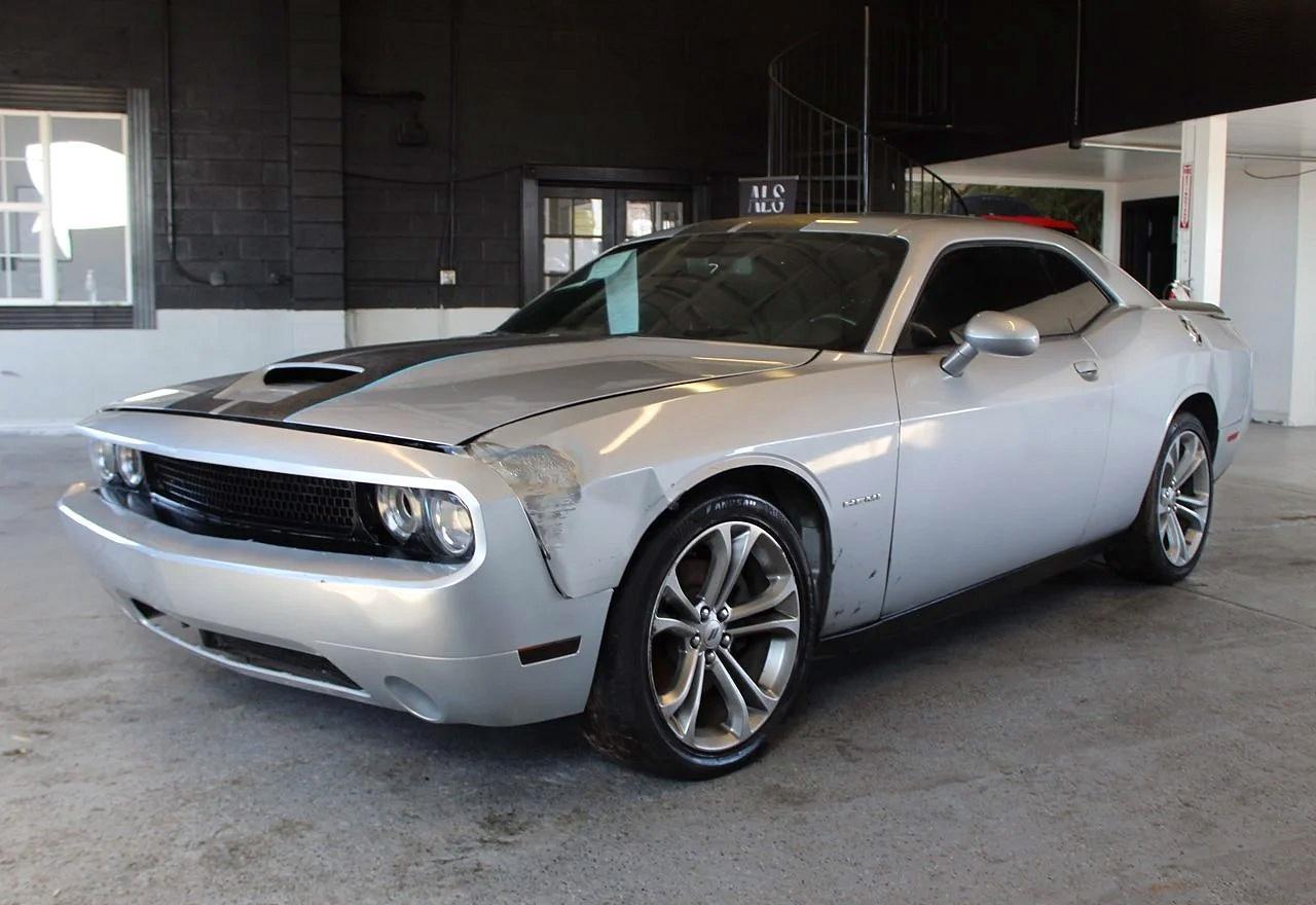 Dodge Challenger - zdjęcie 2
