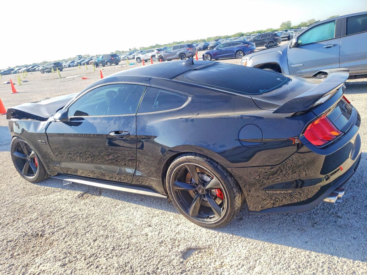 2021 Ford Mustang Gt - zdjęcie 2