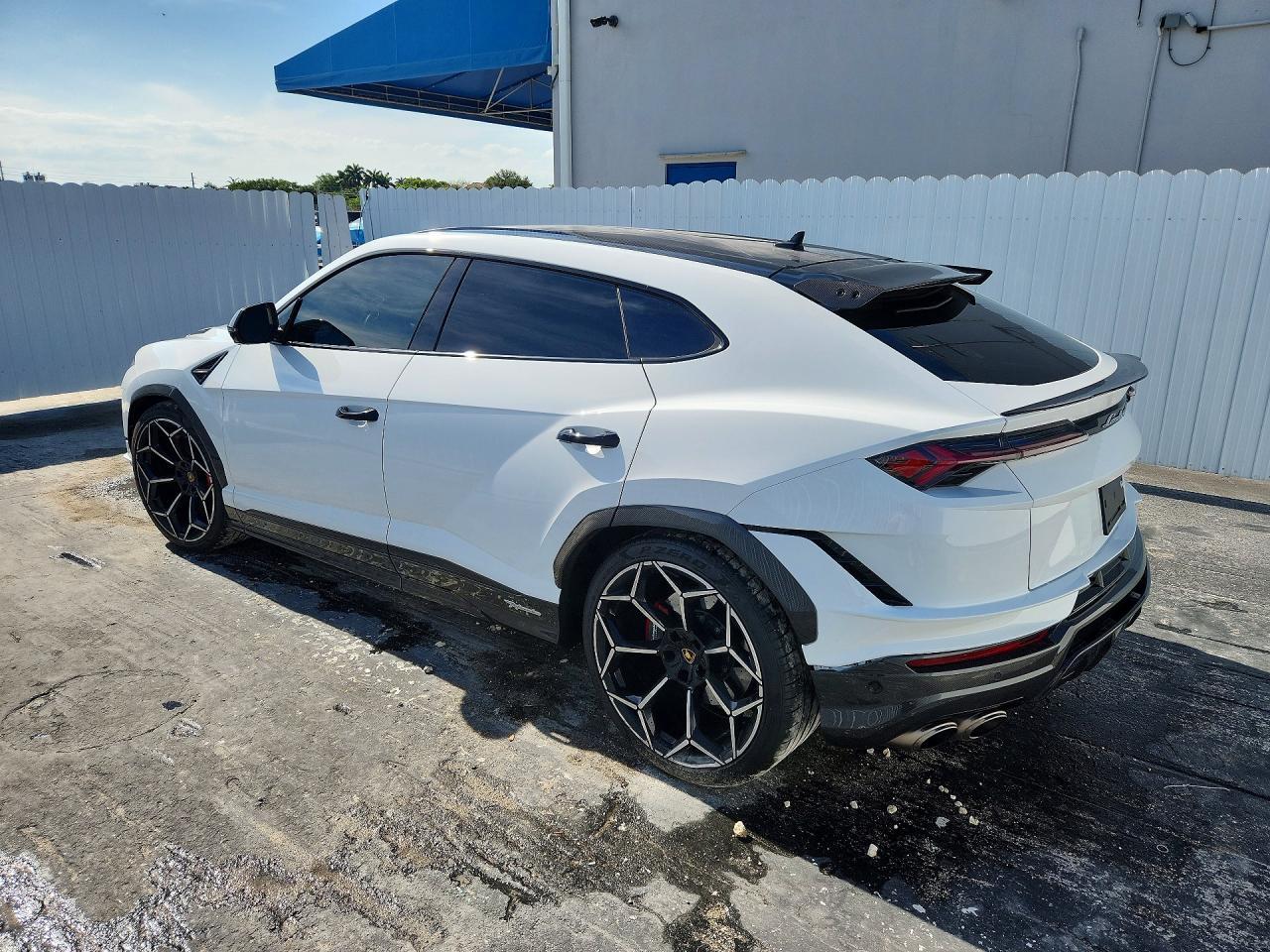 2024 Lamborghini Urus Performante - zdjęcie 2