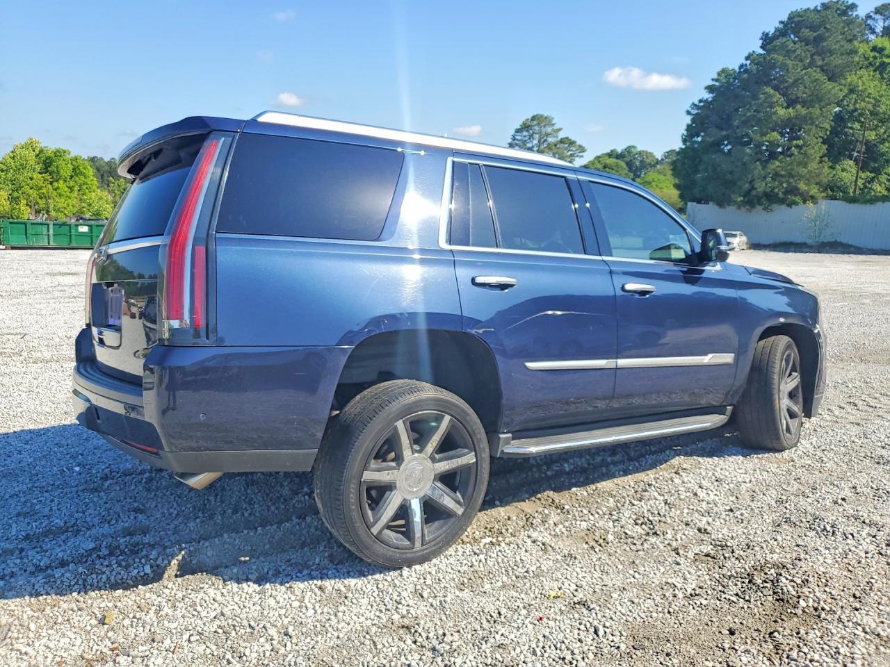 2017 Cadillac Escalade Luxury - zdjęcie 3