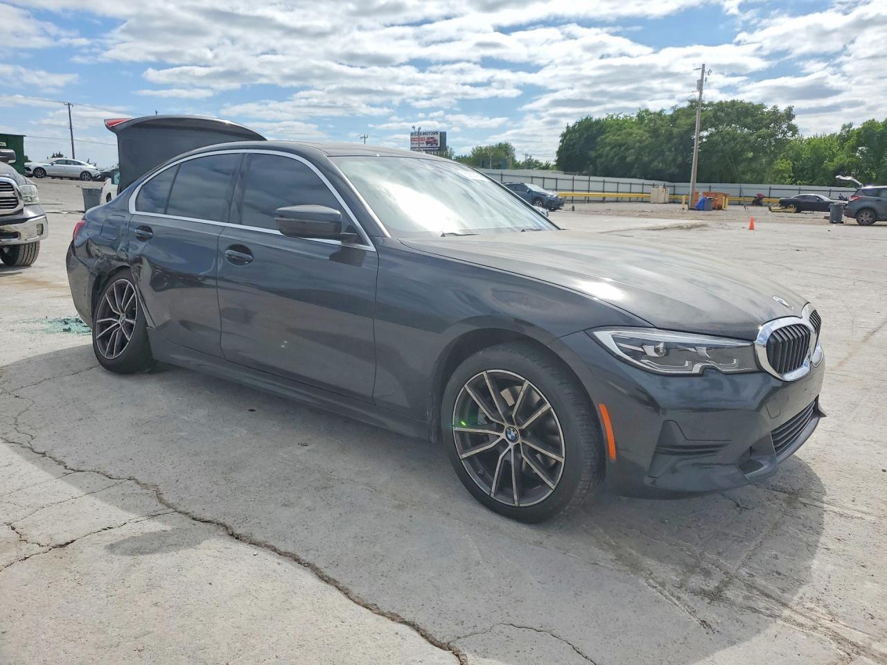 2020 BMW 330I - zdjęcie 4