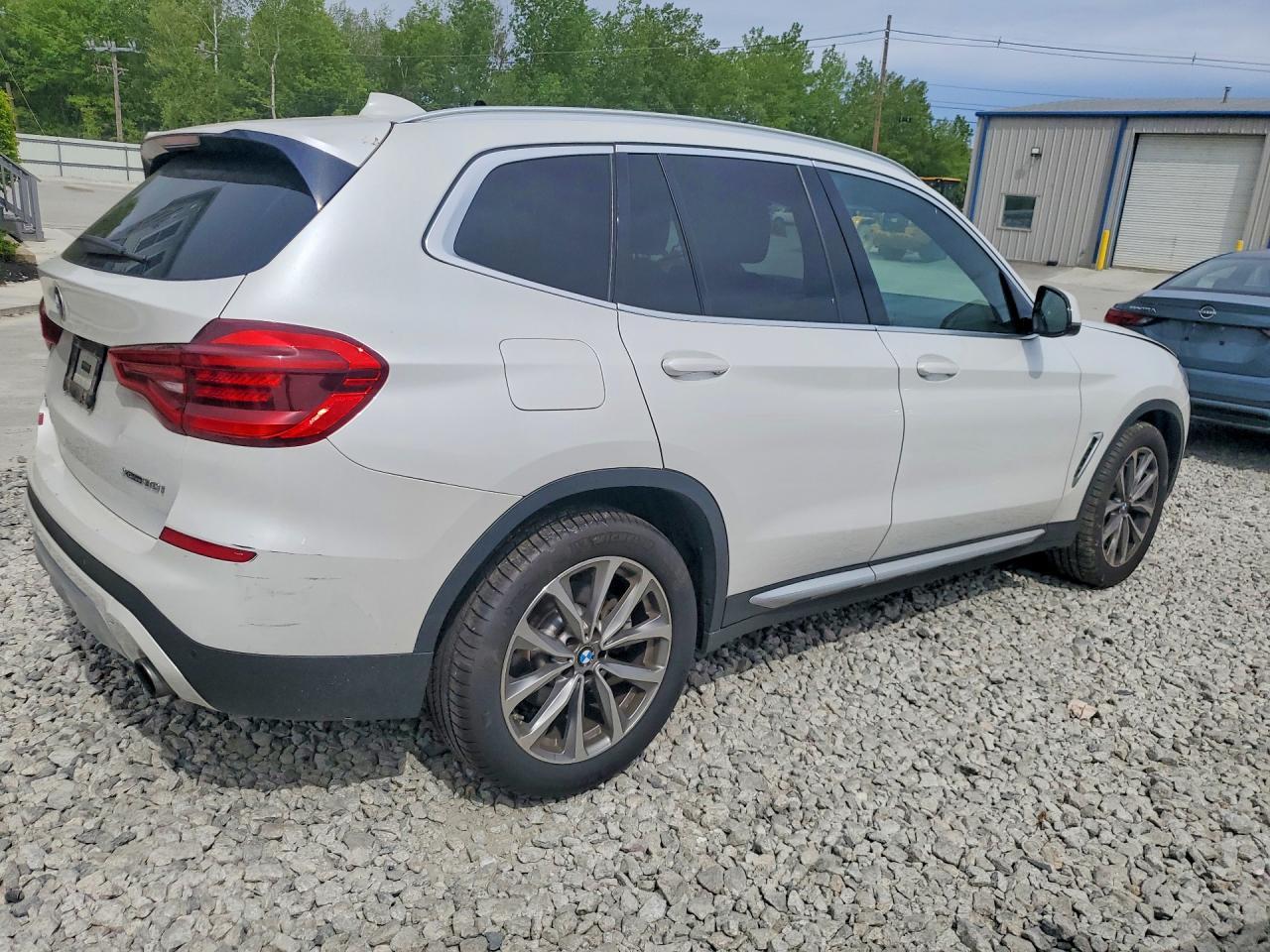 2019 BMW X3 xDrive30I - zdjęcie 3