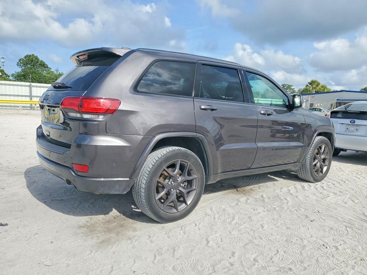 2021 Jeep Grand Cherokee Limited - zdjęcie 3
