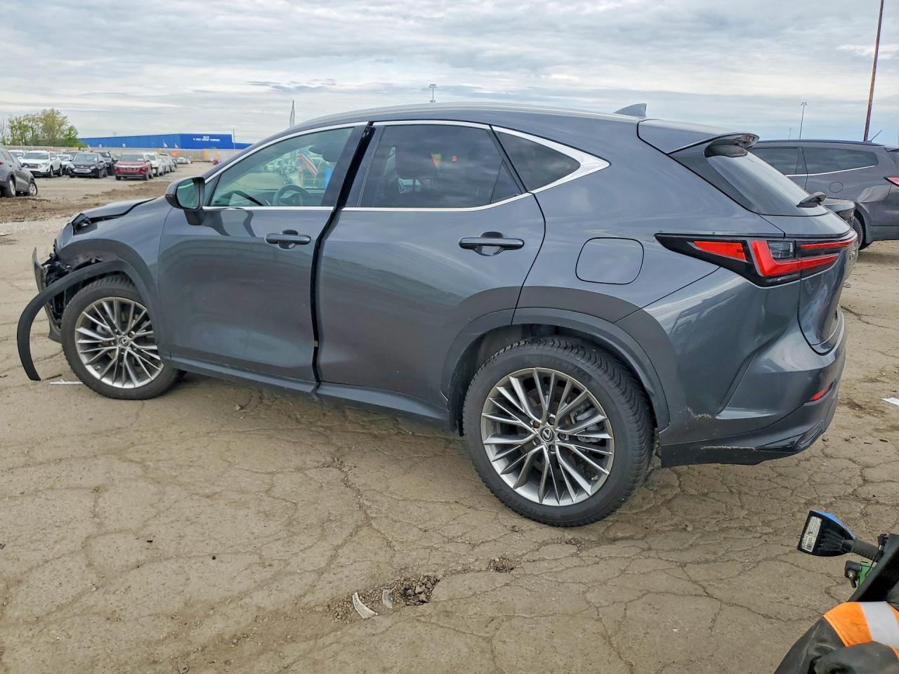 2022 Lexus Nx 350 - zdjęcie 2