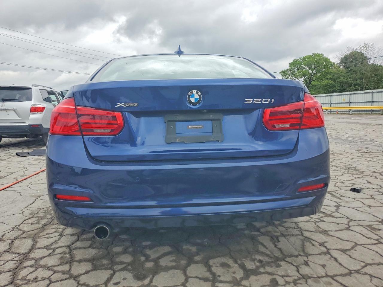 2018 BMW 320 Xi - zdjęcie 6