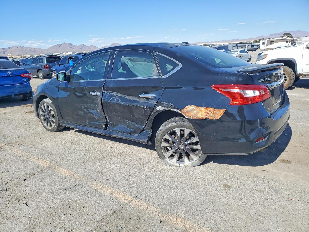 2016 Nissan Sentra Sr - zdjęcie 2