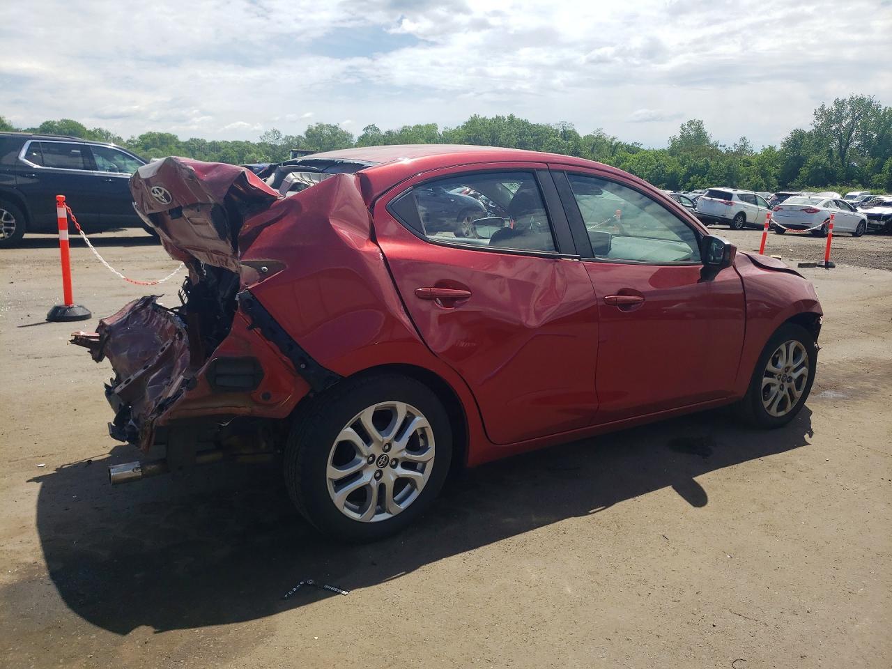 2017 Toyota Yaris Ia Base - zdjęcie 3
